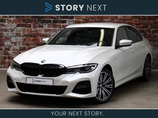 BMW 3 Serie Sedan 320e High Executive M Sport Pakket Automaat / Live Cockpit Professional / Stoelverwarming / Adaptieve Cruise Control / Laser Light / Hifi / Shadow Line / Extra Getint Glas / Neerklapbare Achterbank / 18 Inch / Leder / Achteruitrijcamera