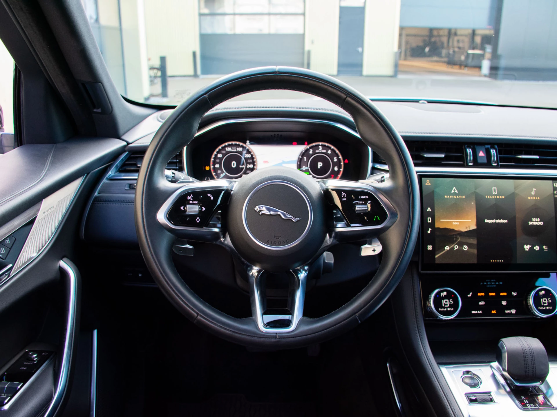 Hoofdafbeelding Jaguar F-PACE