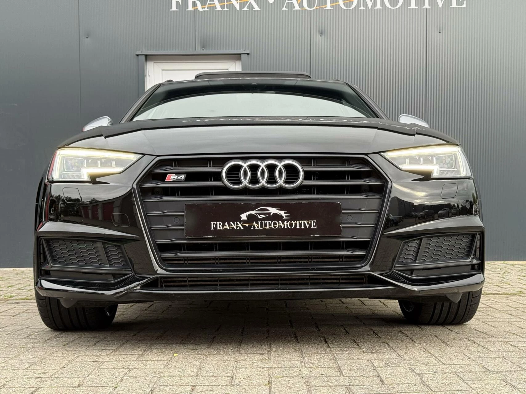 Hoofdafbeelding Audi S4