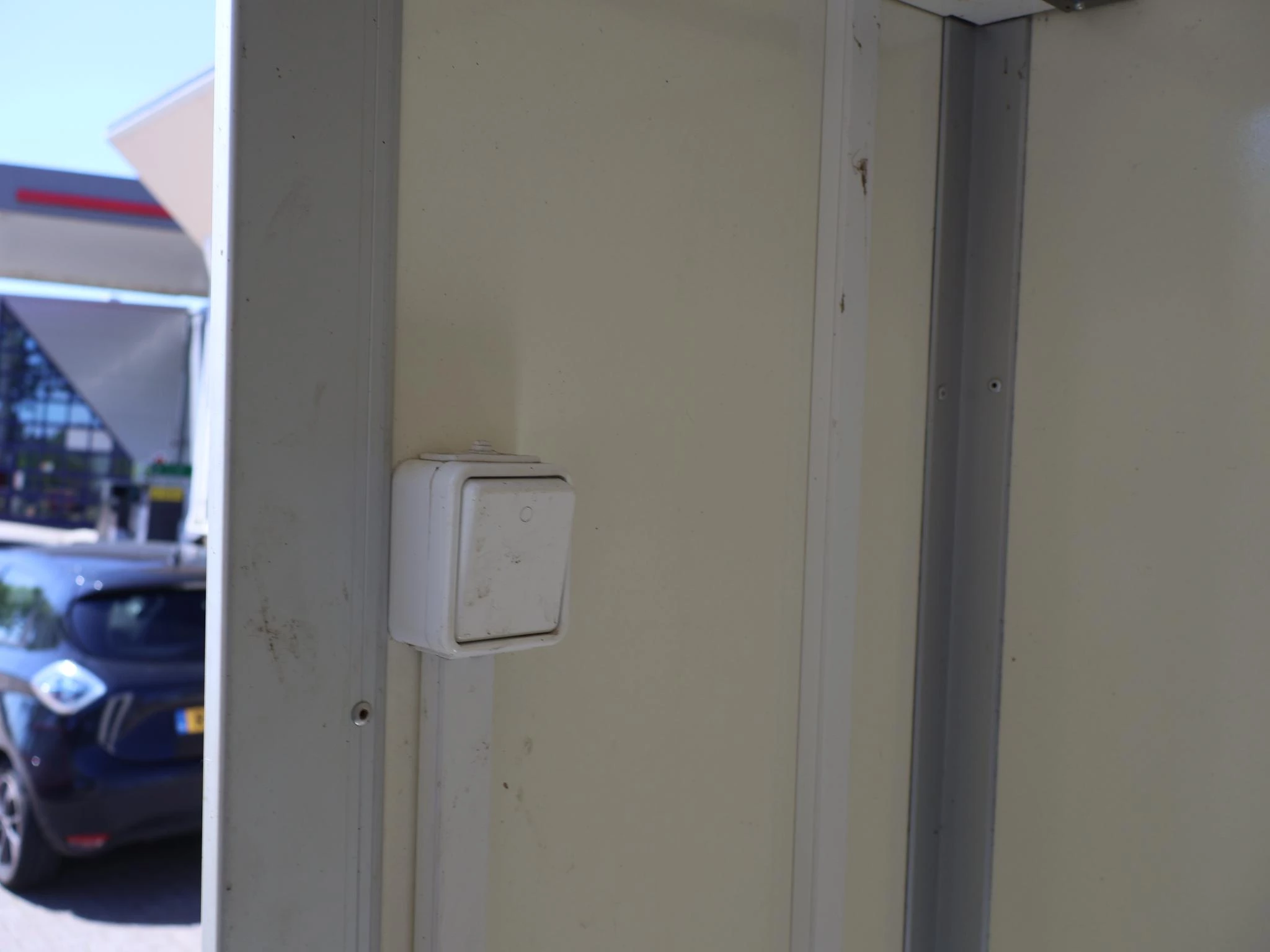 Hoofdafbeelding Dutch trailers DT13H VERKOOPWAGEN AANHANGER MET VERKOOPKLEP