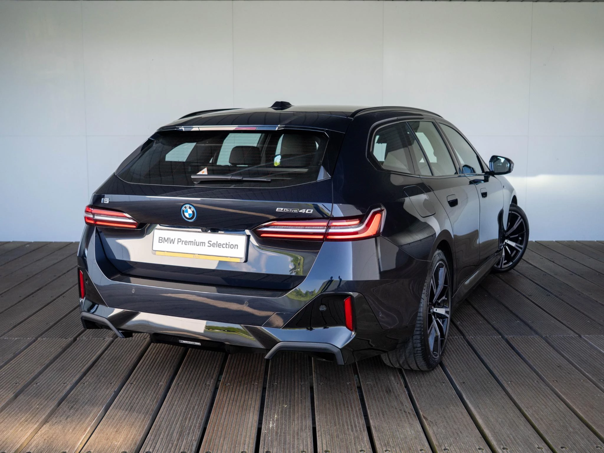 Hoofdafbeelding BMW i5