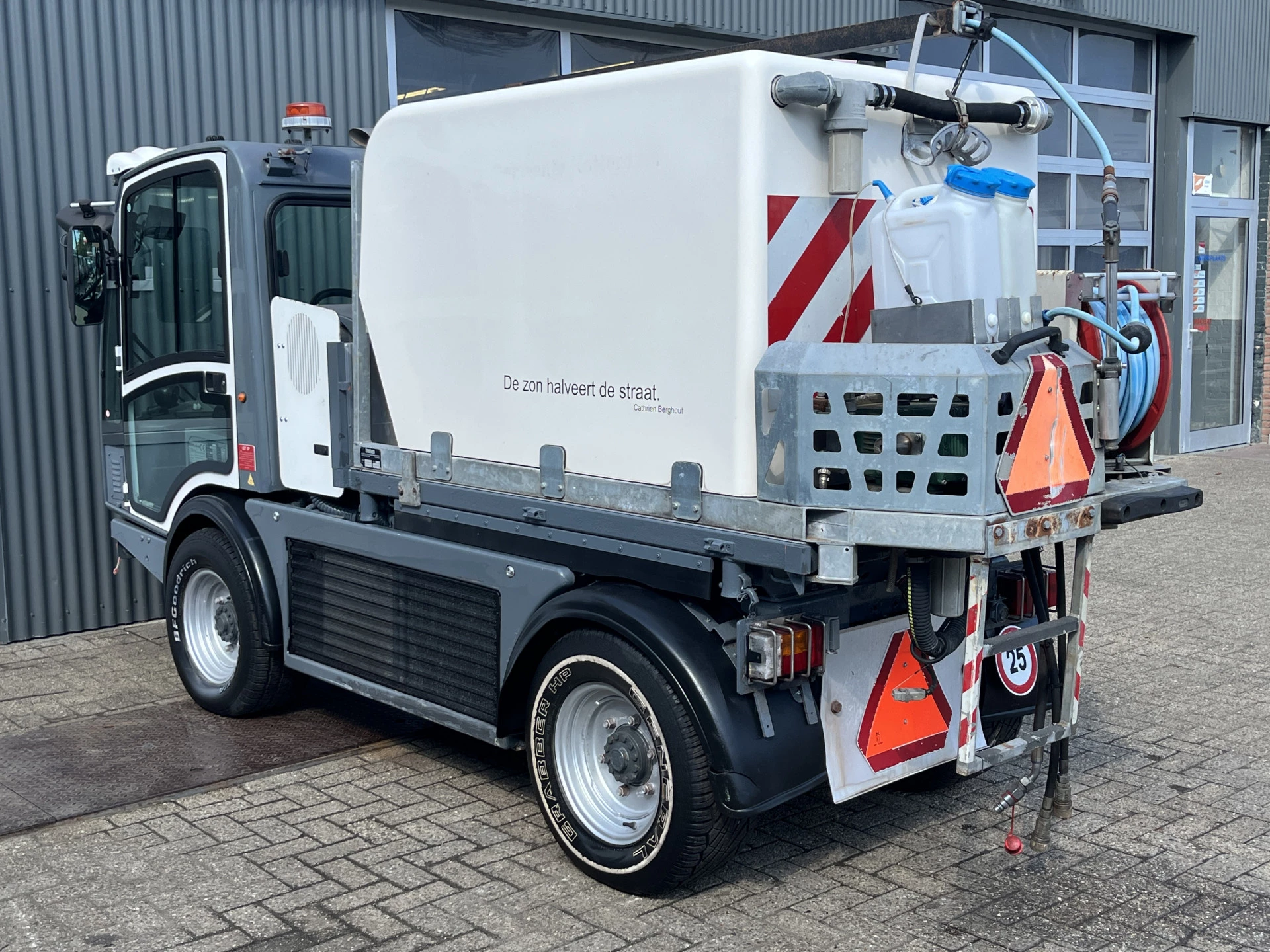 Hoofdafbeelding boschung P4T Werktuigdrager