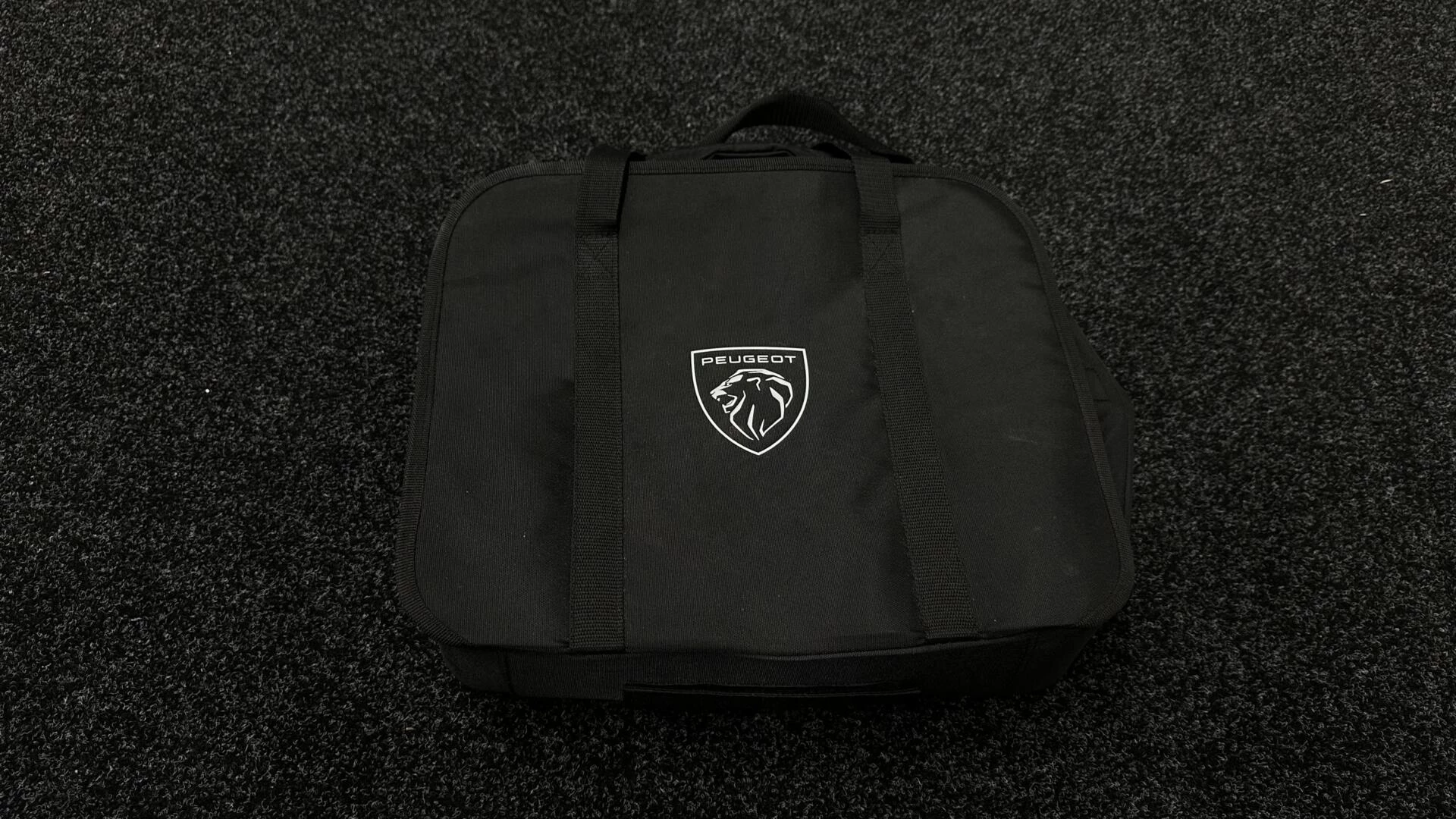 Hoofdafbeelding Peugeot e-2008