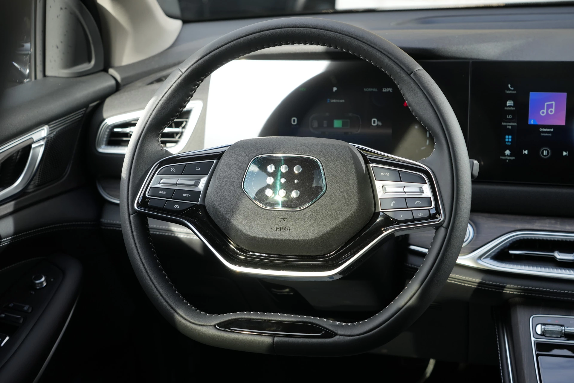 Hoofdafbeelding DFSK E5 PHEV