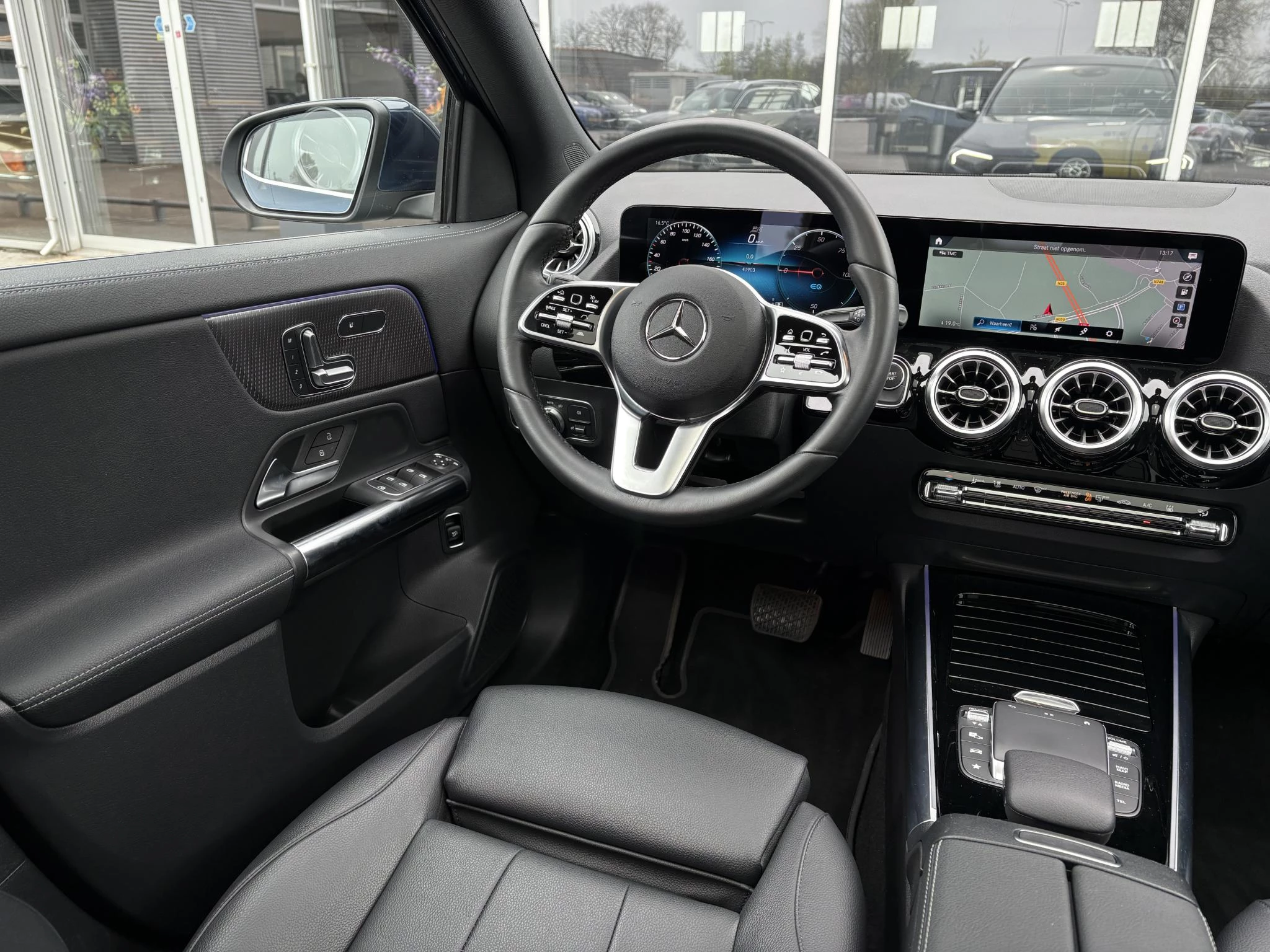 Hoofdafbeelding Mercedes-Benz EQA