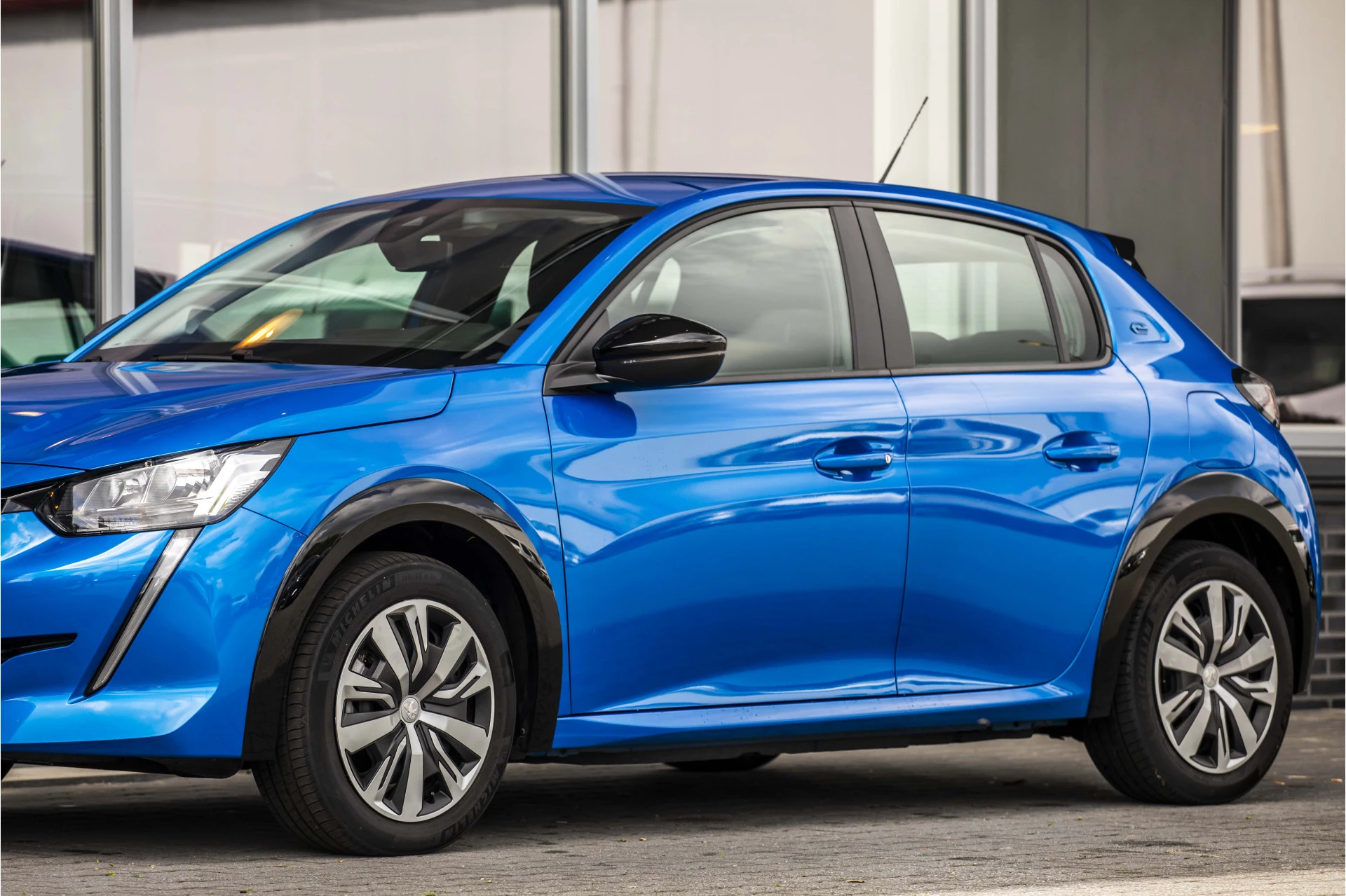Hoofdafbeelding Peugeot e-208