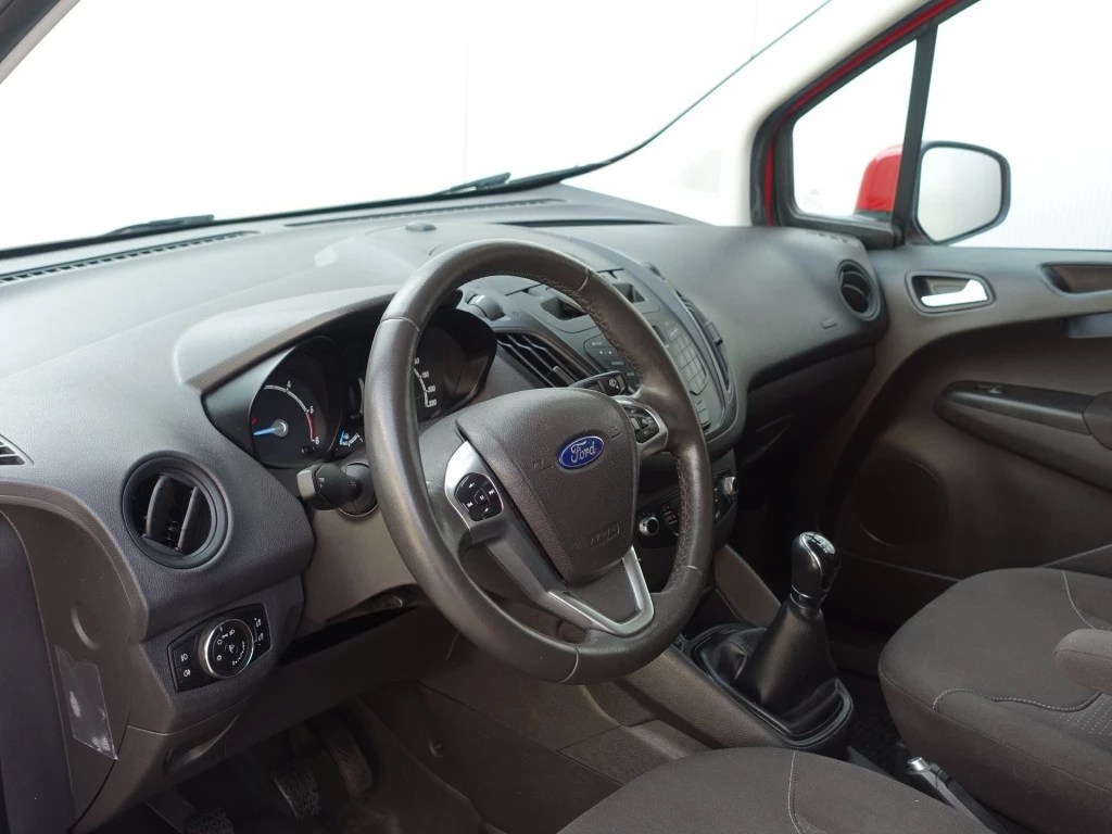 Hoofdafbeelding Ford Transit Courier