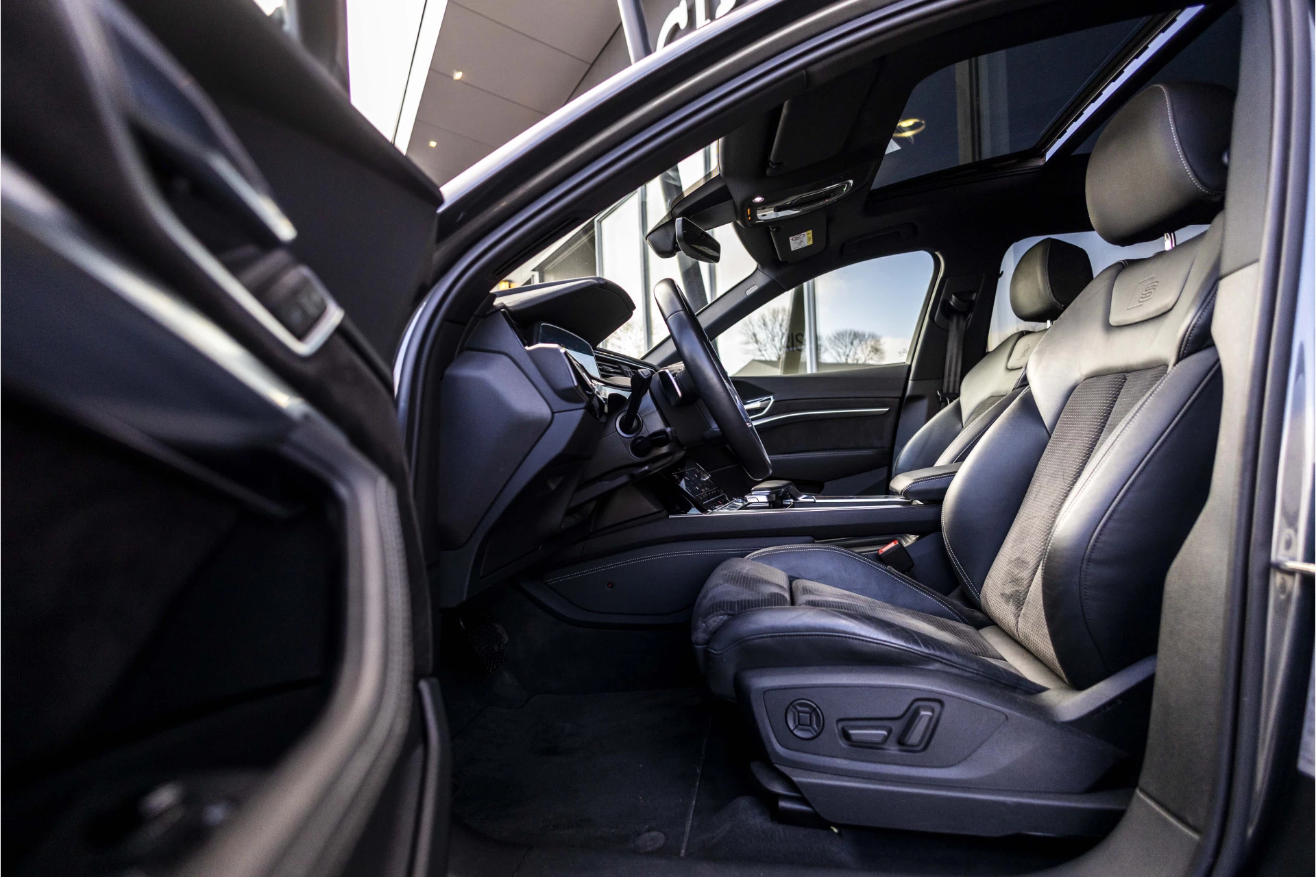 Hoofdafbeelding Audi e-tron