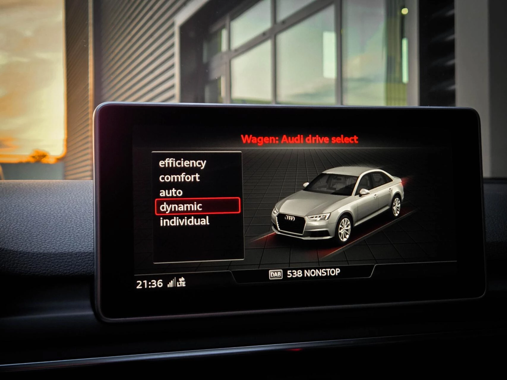 Hoofdafbeelding Audi S4