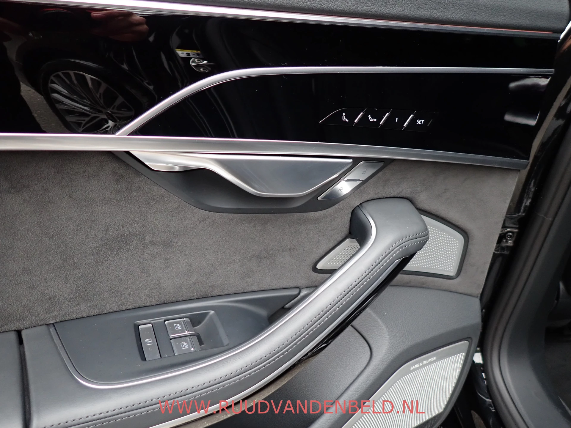 Hoofdafbeelding Audi A8