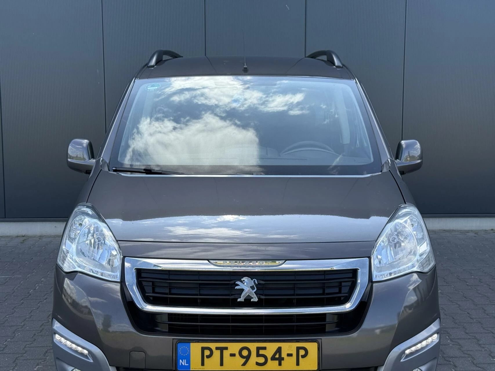 Hoofdafbeelding Peugeot Partner
