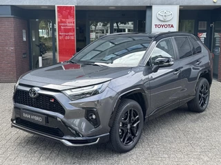 Toyota RAV4 2.5 Plug-in Hybrid AWD GR SPORT NIEUW DIRECT LEVERBAAR HEAD-UP BLIND-SPOT STOEL/STUUR-VERW VOOR+ACHTER KEYLESS AD-CRUISE LM-VELGEN NAVI 360-CAM EL-ACHTERKLEP LED JBL-AUDIO CLIMA