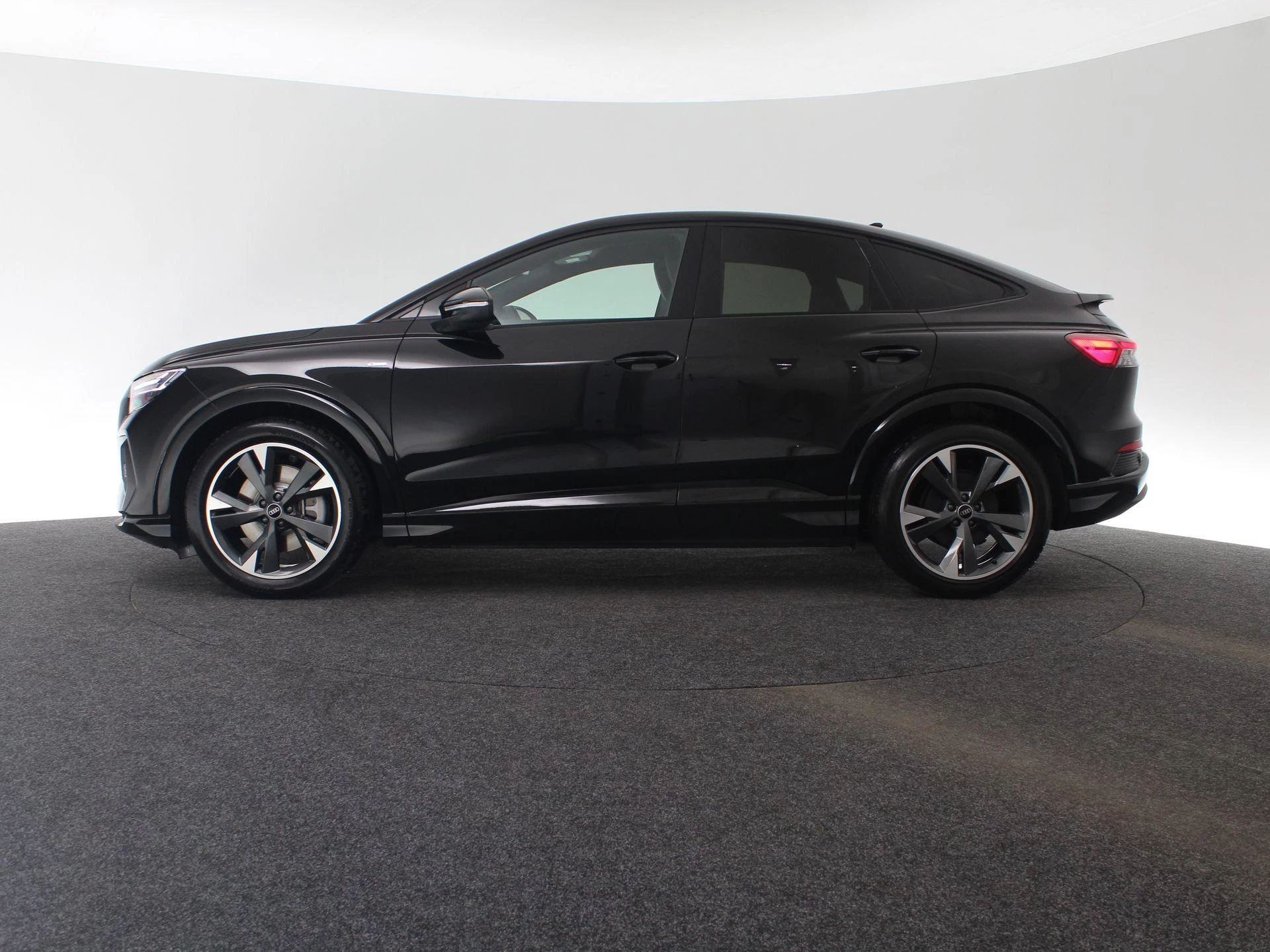 Hoofdafbeelding Audi Q4 Sportback e-tron