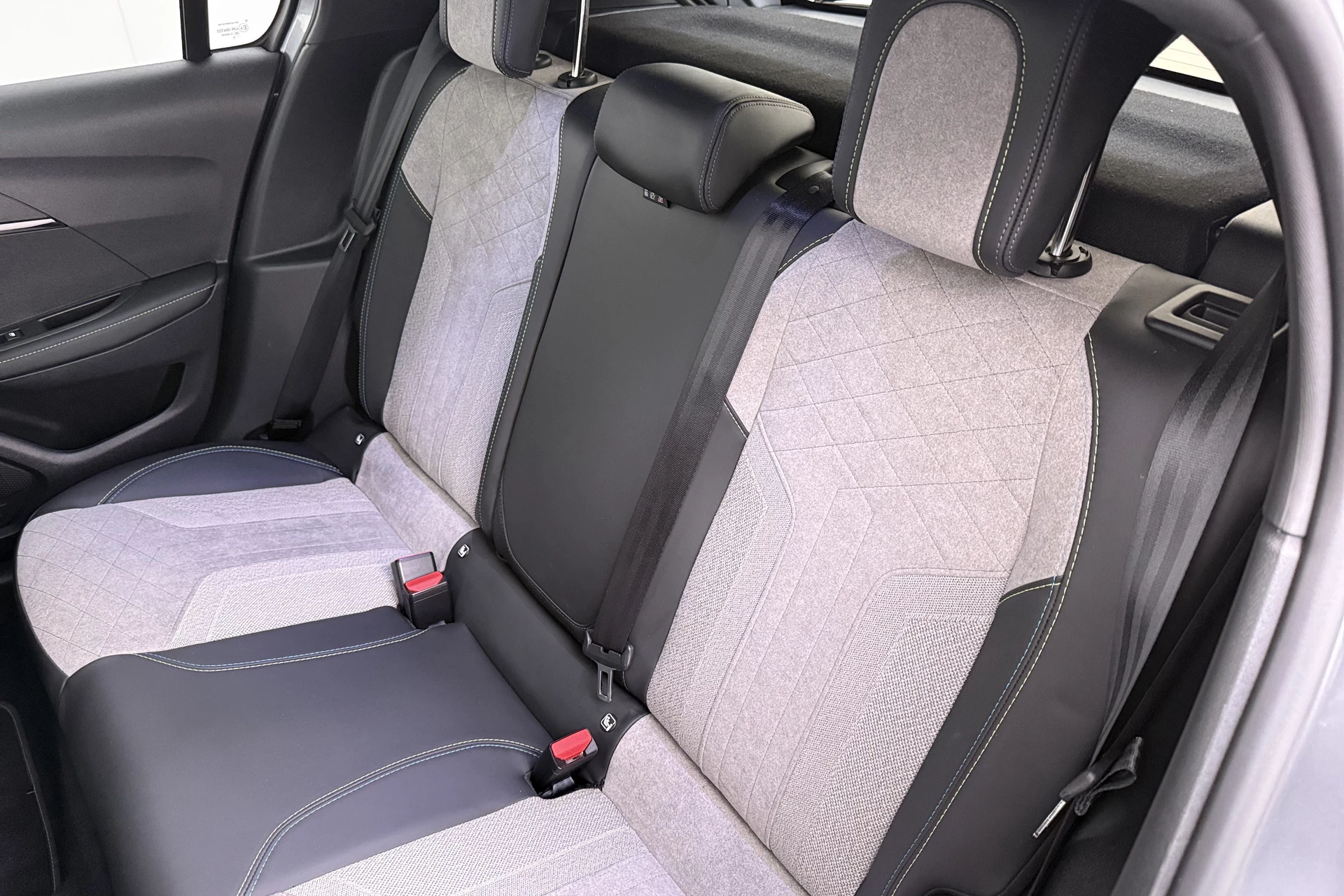 Hoofdafbeelding Peugeot e-208