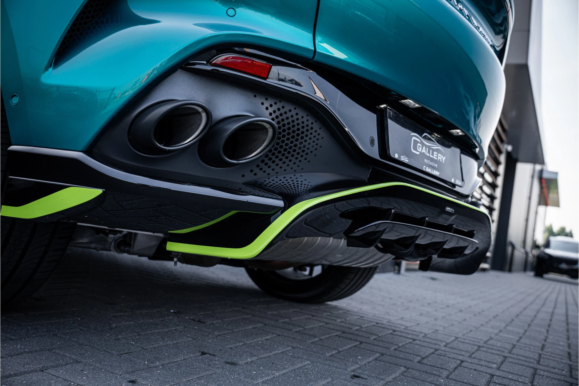 Hoofdafbeelding Aston Martin DBX