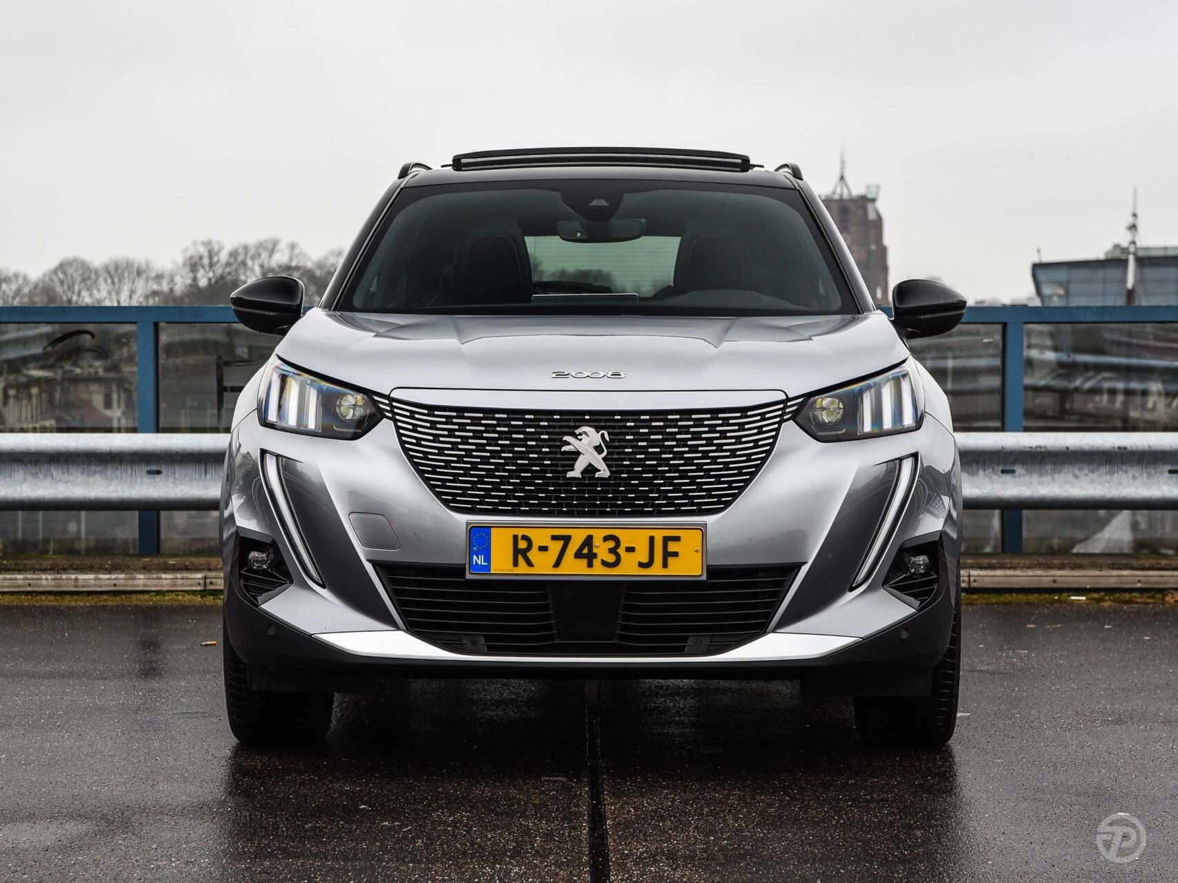 Hoofdafbeelding Peugeot e-2008