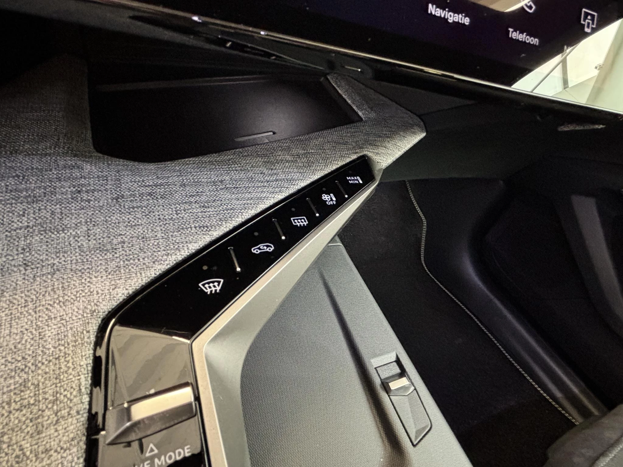 Hoofdafbeelding Peugeot e-5008