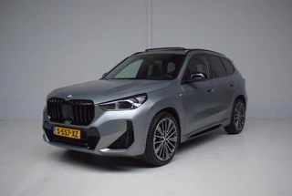 BMW X1 SDrive18i N-TYPE ORG.NED / NAP / CAMERA / HEAD-UP / EL.TREKHAAK / HARMAN-KARDON / SFEERVERLICHTING / CARPLAY / LED / 20INCH