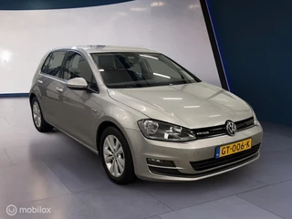 Volkswagen Golf 1.0 TSI ✓DSG✓Clima✓Park.sen✓Cruise✓NAP✓Navi
