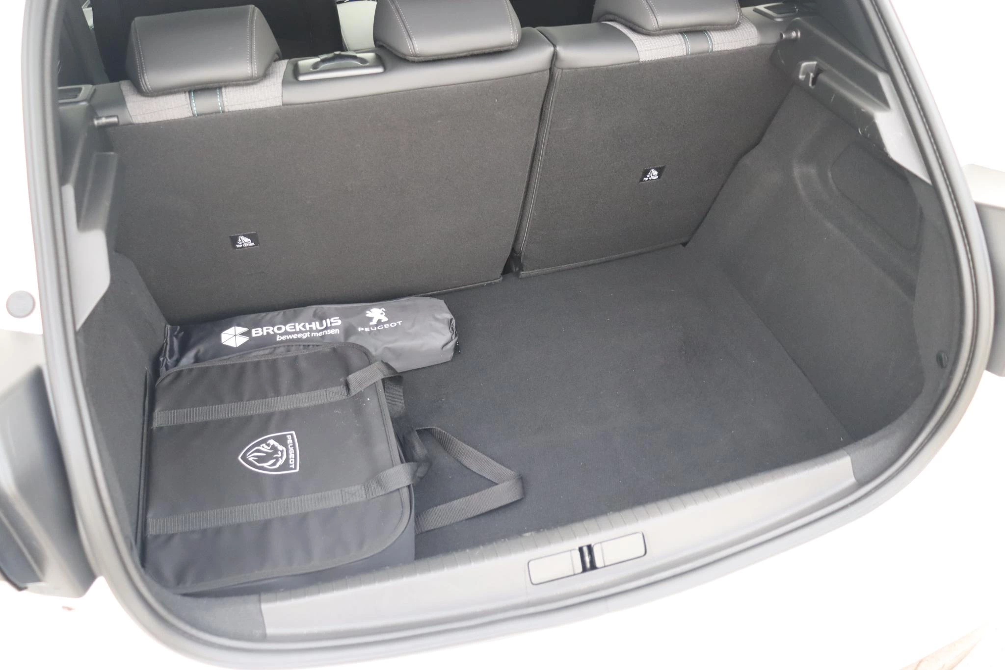 Hoofdafbeelding Peugeot e-208