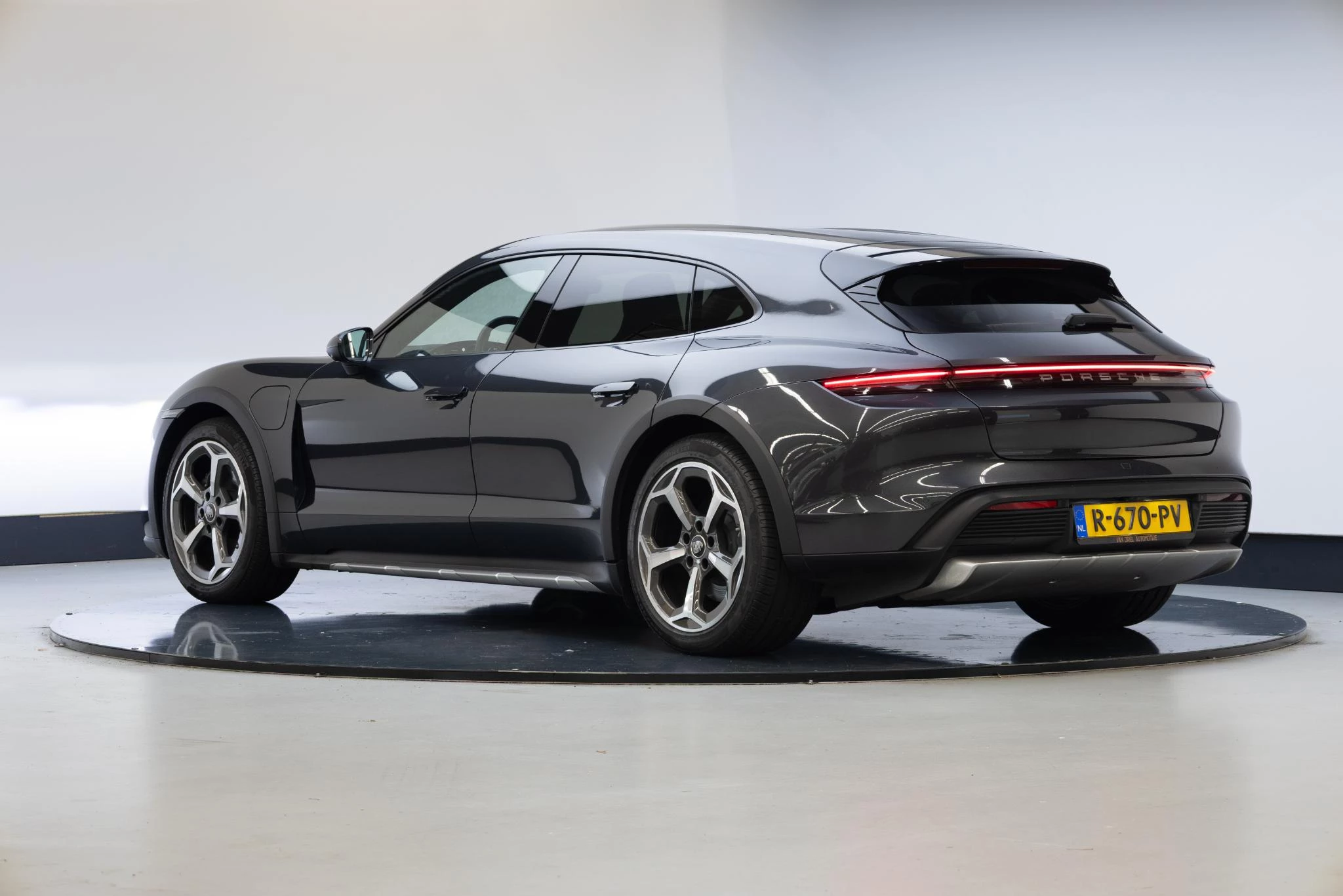 Hoofdafbeelding Porsche Taycan