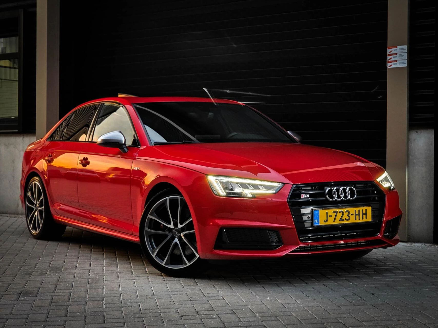 Hoofdafbeelding Audi S4