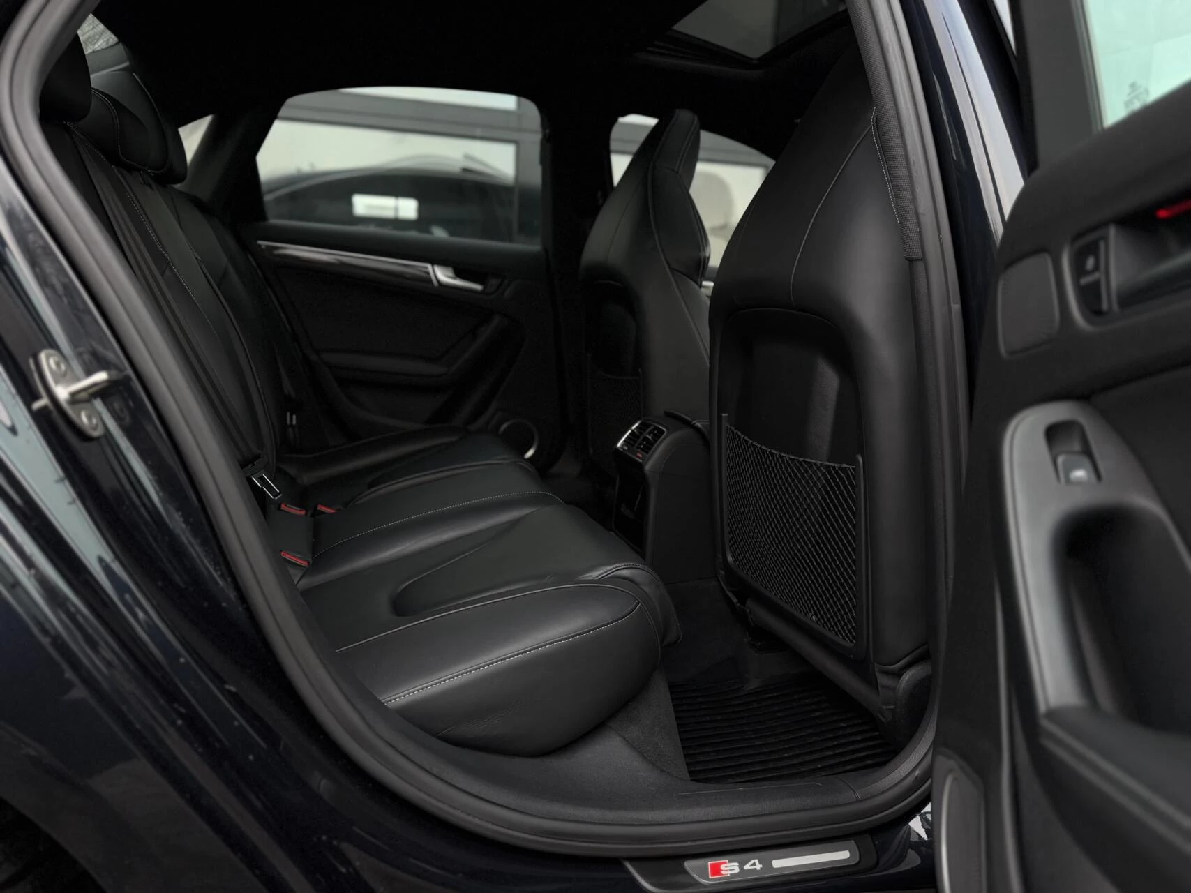 Hoofdafbeelding Audi S4