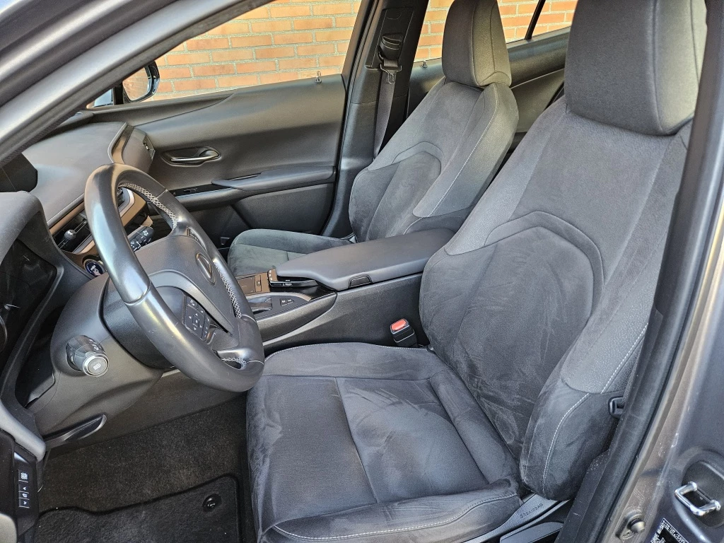 Hoofdafbeelding Lexus UX