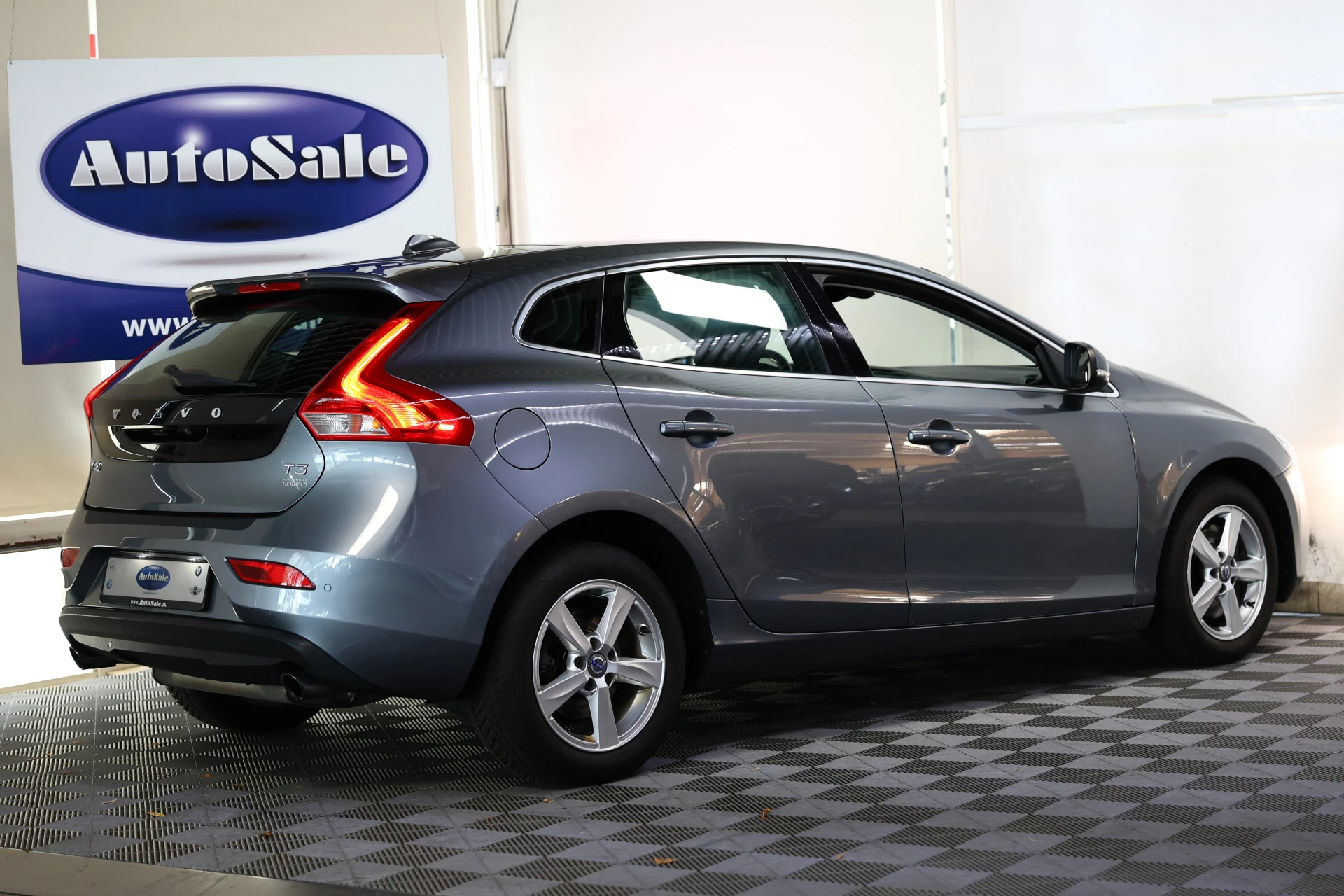 Hoofdafbeelding Volvo V40