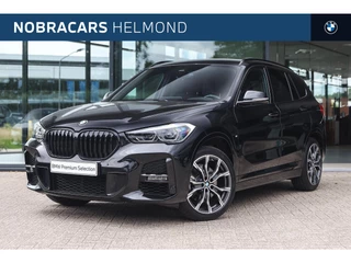 BMW X1 sDrive20i Executive M Sport Automaat / Trekhaak / Sportstoelen /  Achteruitrijcamera / Head Up / LED / Privacy Glass