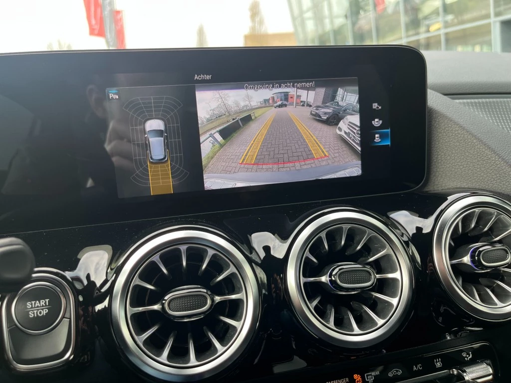 Hoofdafbeelding Mercedes-Benz EQA