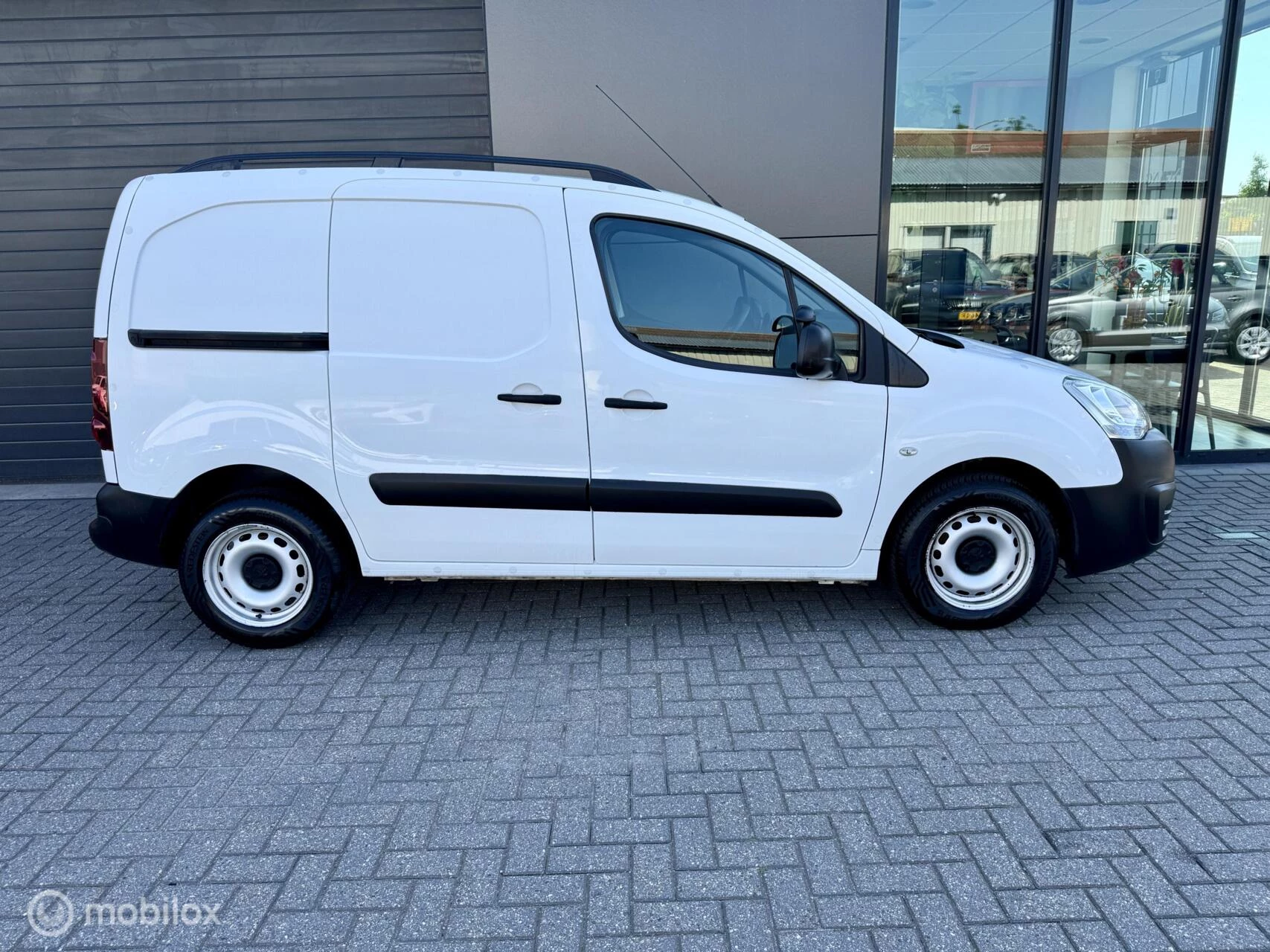 Hoofdafbeelding Peugeot Partner