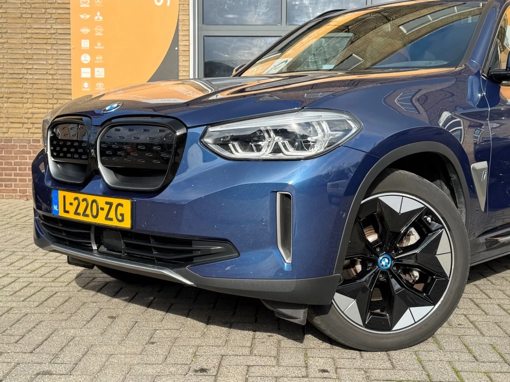 Hoofdafbeelding BMW iX3