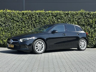 Mercedes A-klasse 200 Premium Plus, PANORAMADAK, BURMESTER, SFEER VERLICHTING, KEYLESS, MEMORY, ADAPT CRUISE, CLIMATE CONTROL, STOELVERWARMING, ELEKTRISCHE STOELEN, MULTIBEAM LED, CAMERA, TREKHAAK, LICHTMETAAL 17"