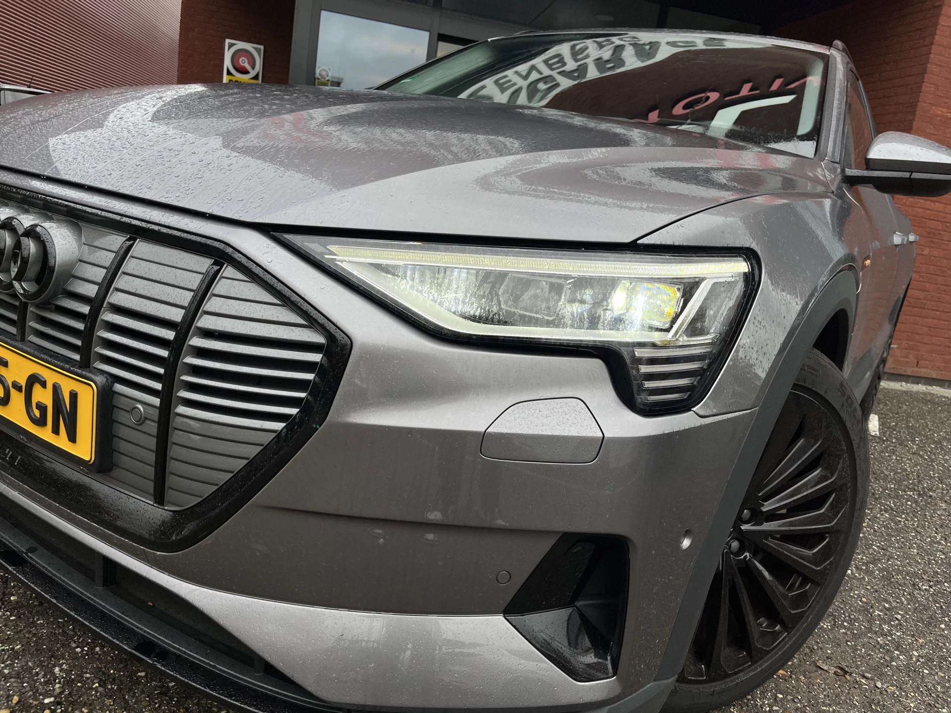 Hoofdafbeelding Audi e-tron