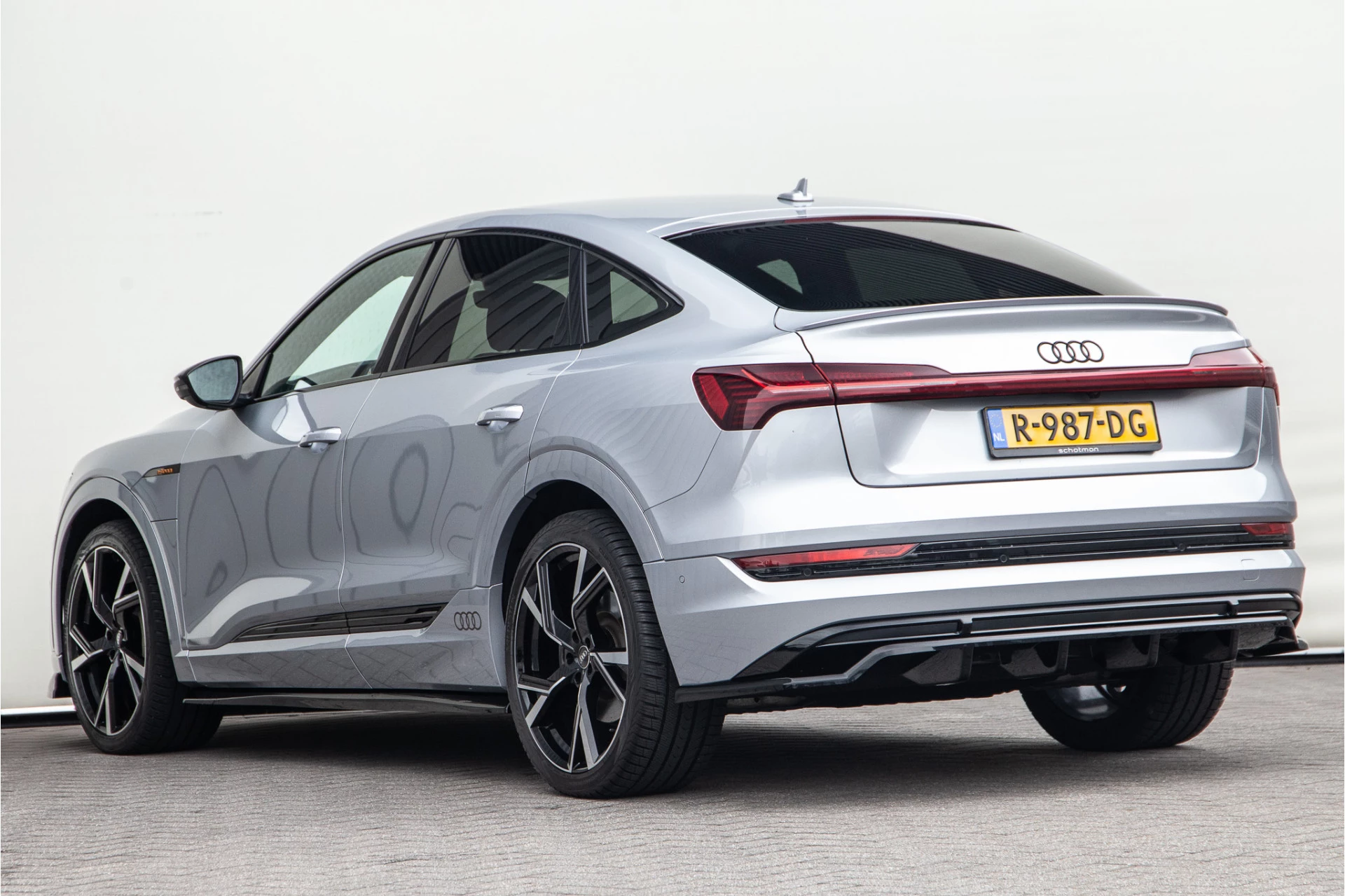 Hoofdafbeelding Audi e-tron