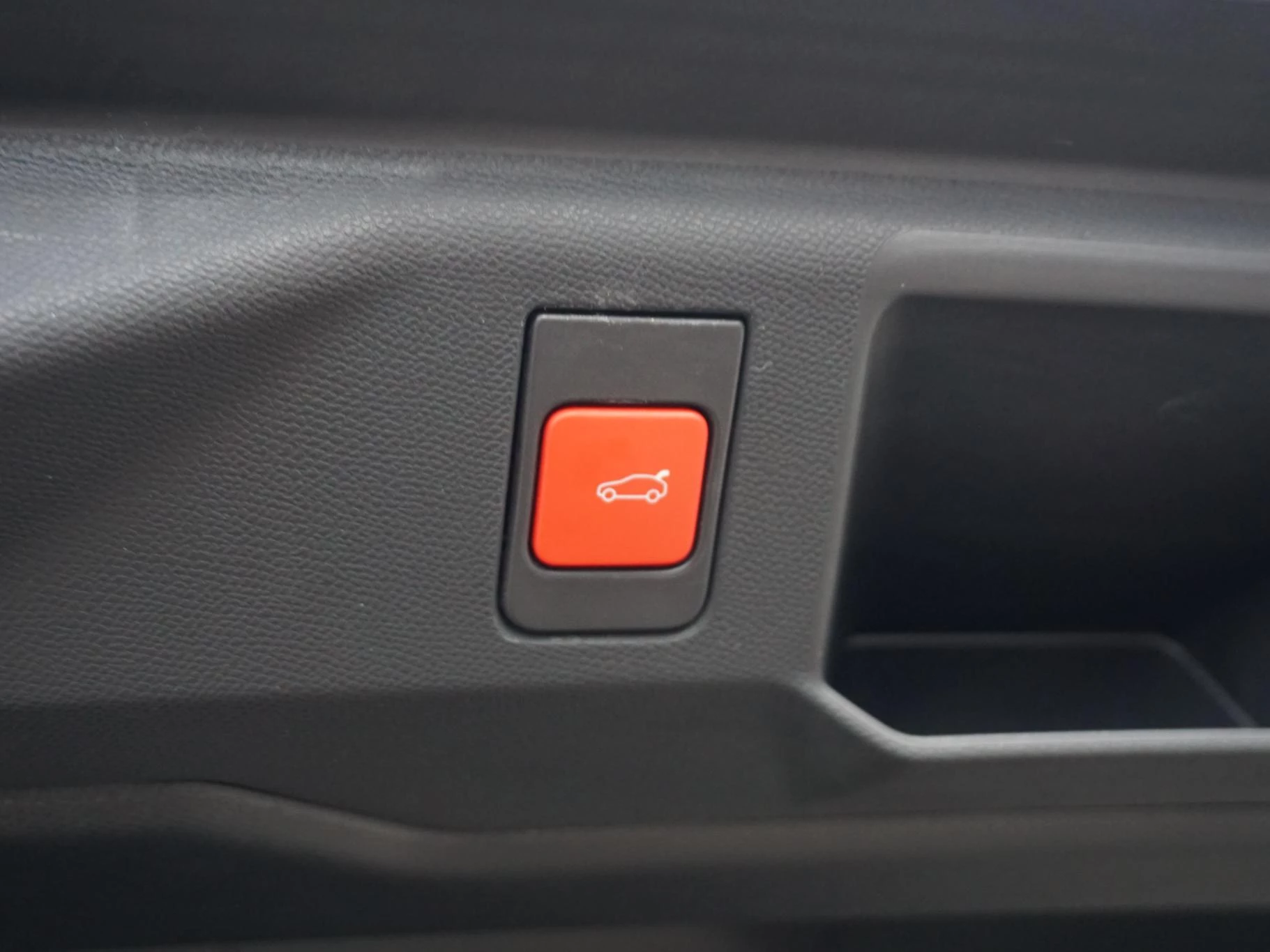 Hoofdafbeelding Peugeot e-5008