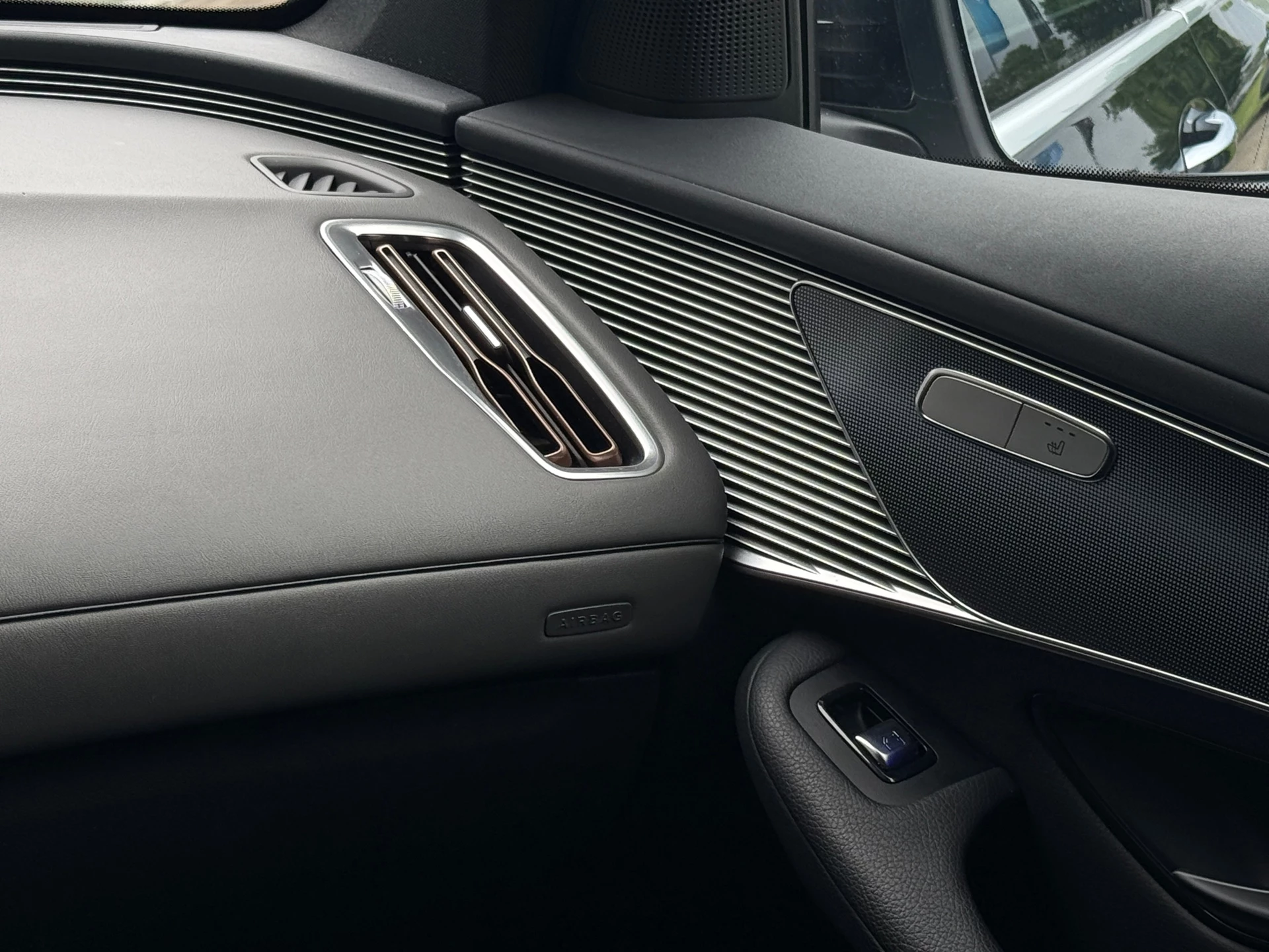 Hoofdafbeelding Mercedes-Benz EQC