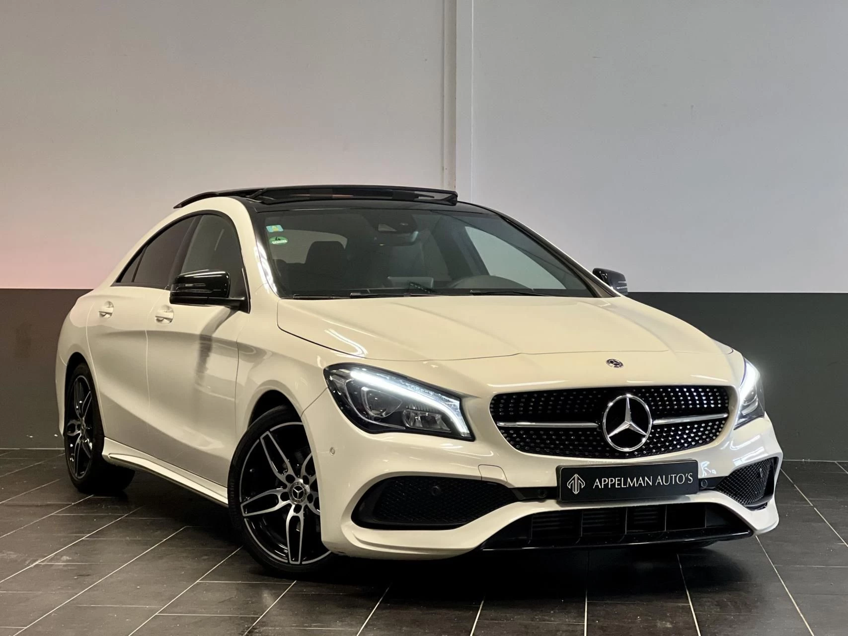 Hoofdafbeelding Mercedes-Benz CLA