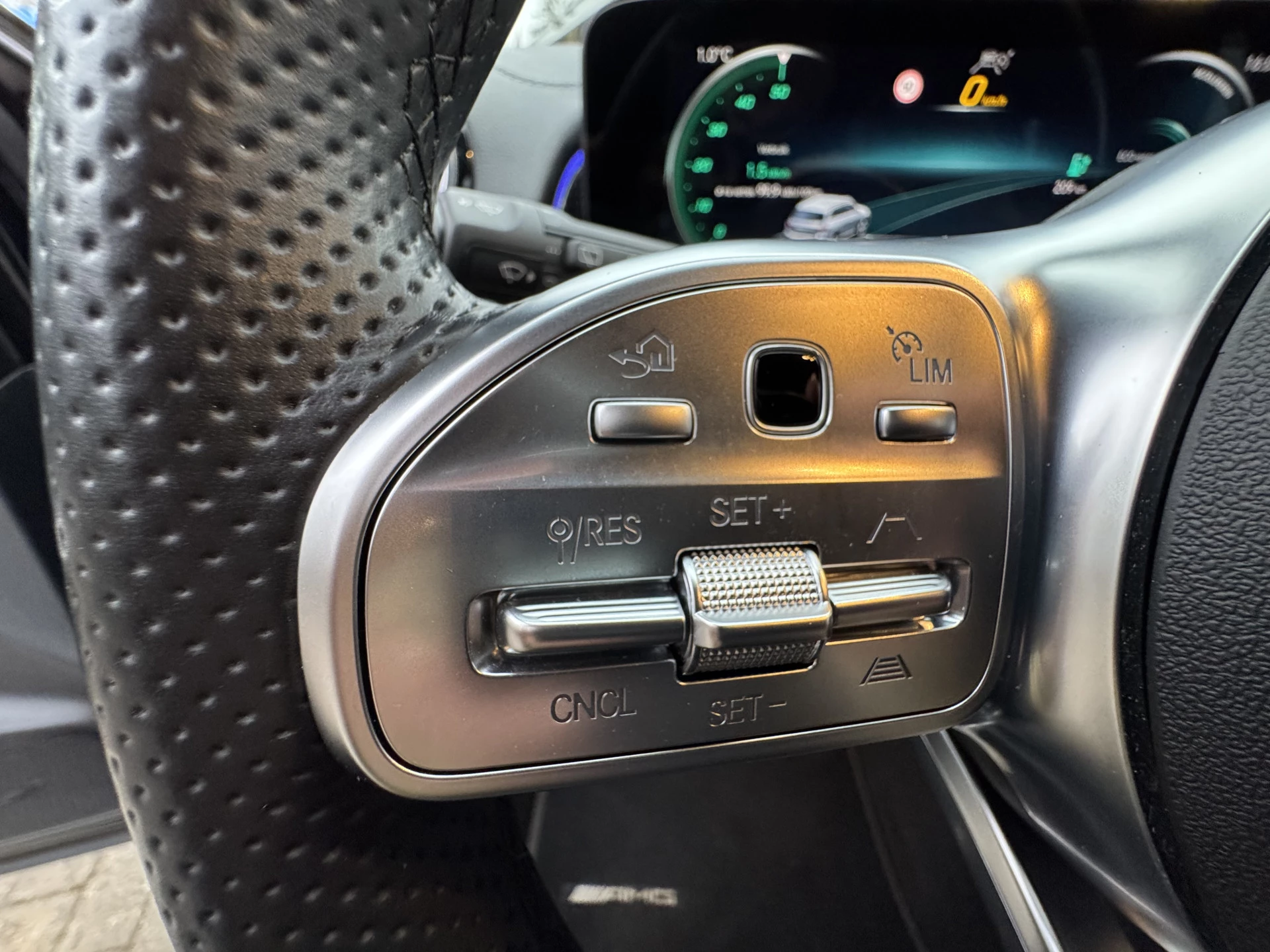 Hoofdafbeelding Mercedes-Benz EQB