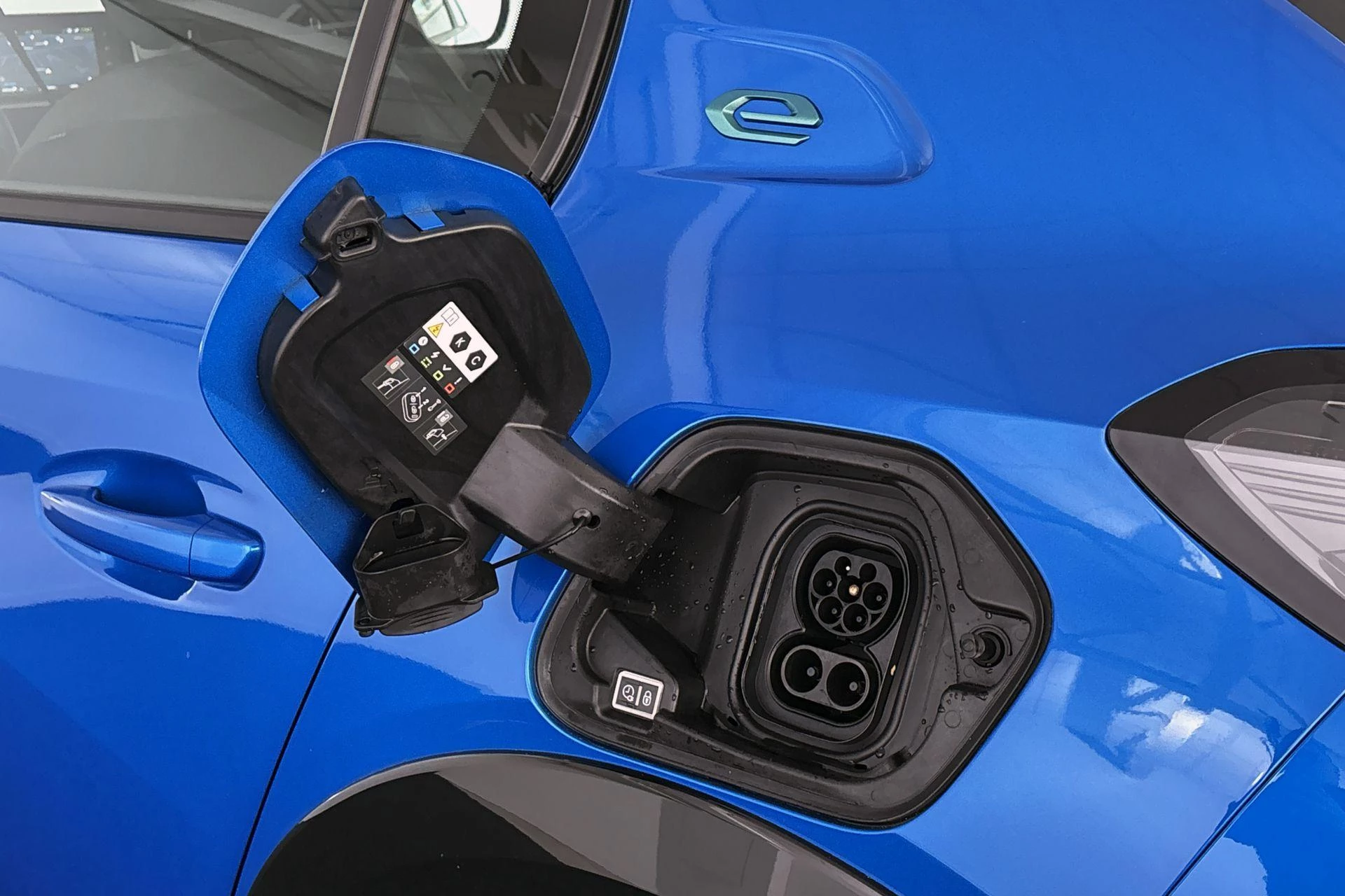 Hoofdafbeelding Peugeot e-208