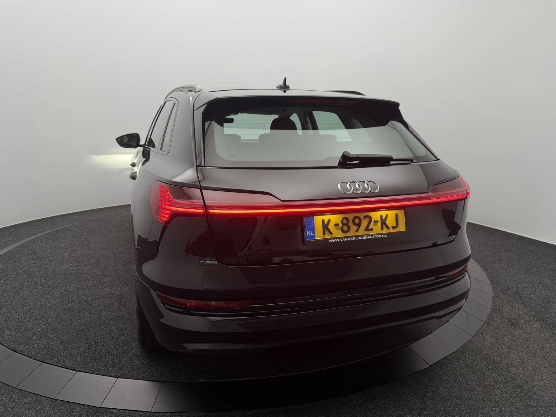 Hoofdafbeelding Audi e-tron