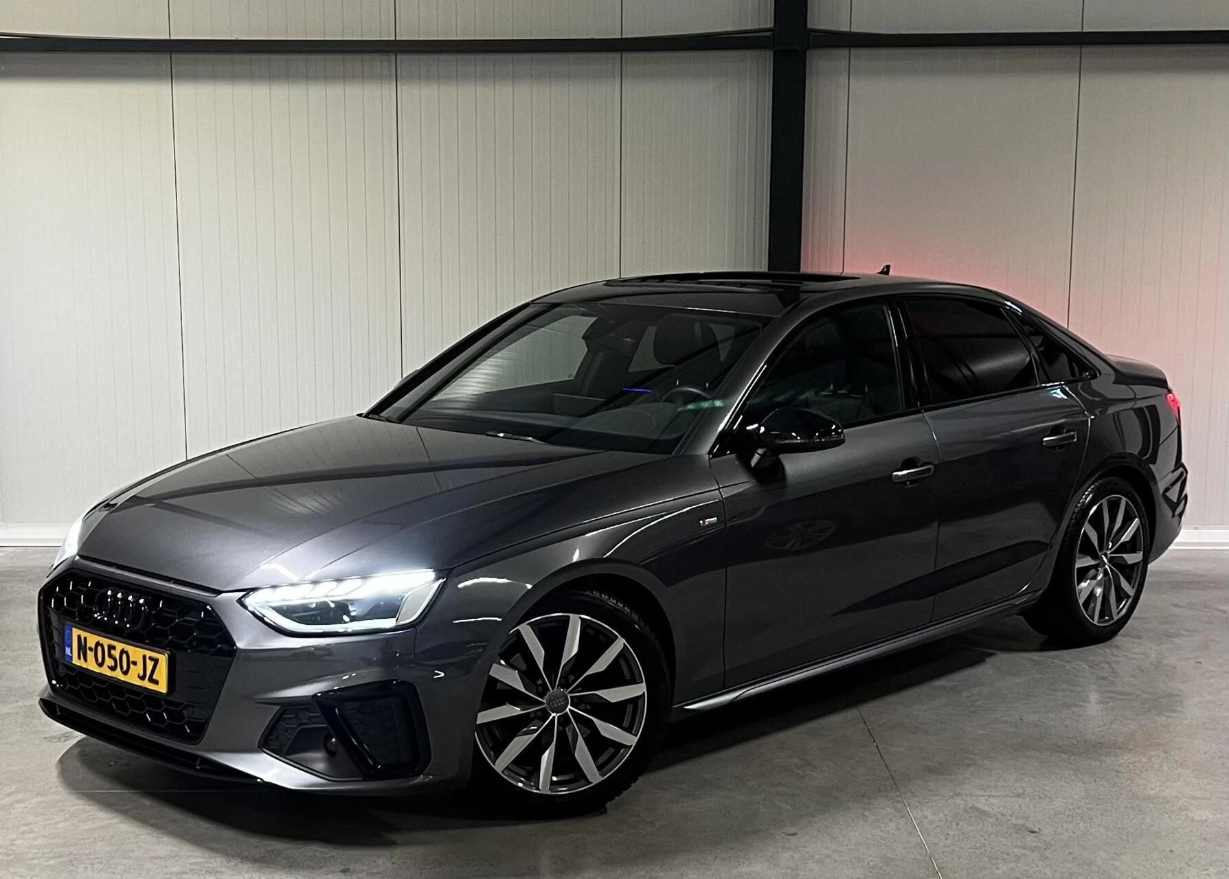 Hoofdafbeelding Audi A4
