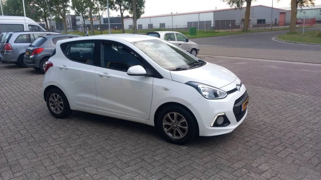 Hoofdafbeelding Hyundai i10
