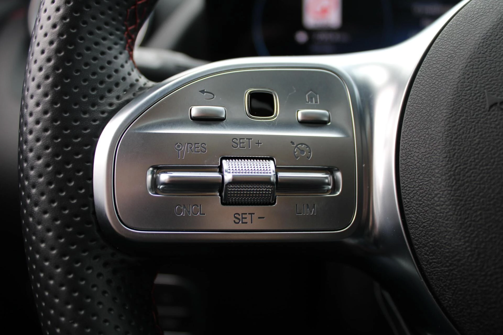 Hoofdafbeelding Mercedes-Benz EQA