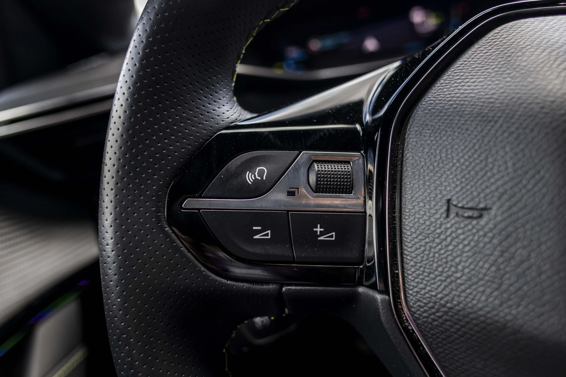 Hoofdafbeelding Peugeot e-208