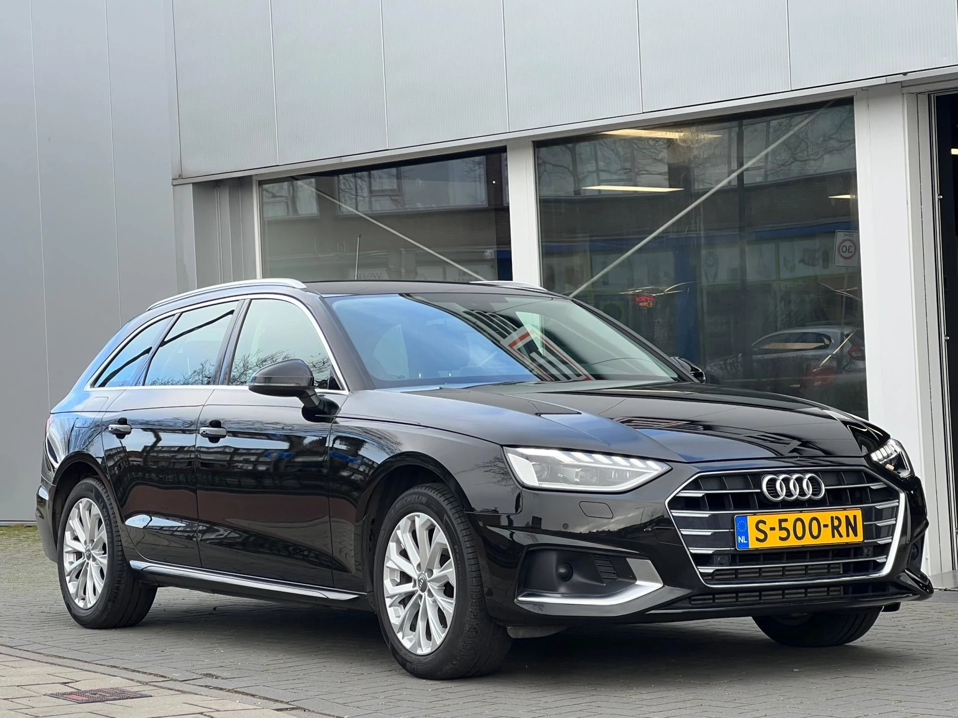 Hoofdafbeelding Audi A4