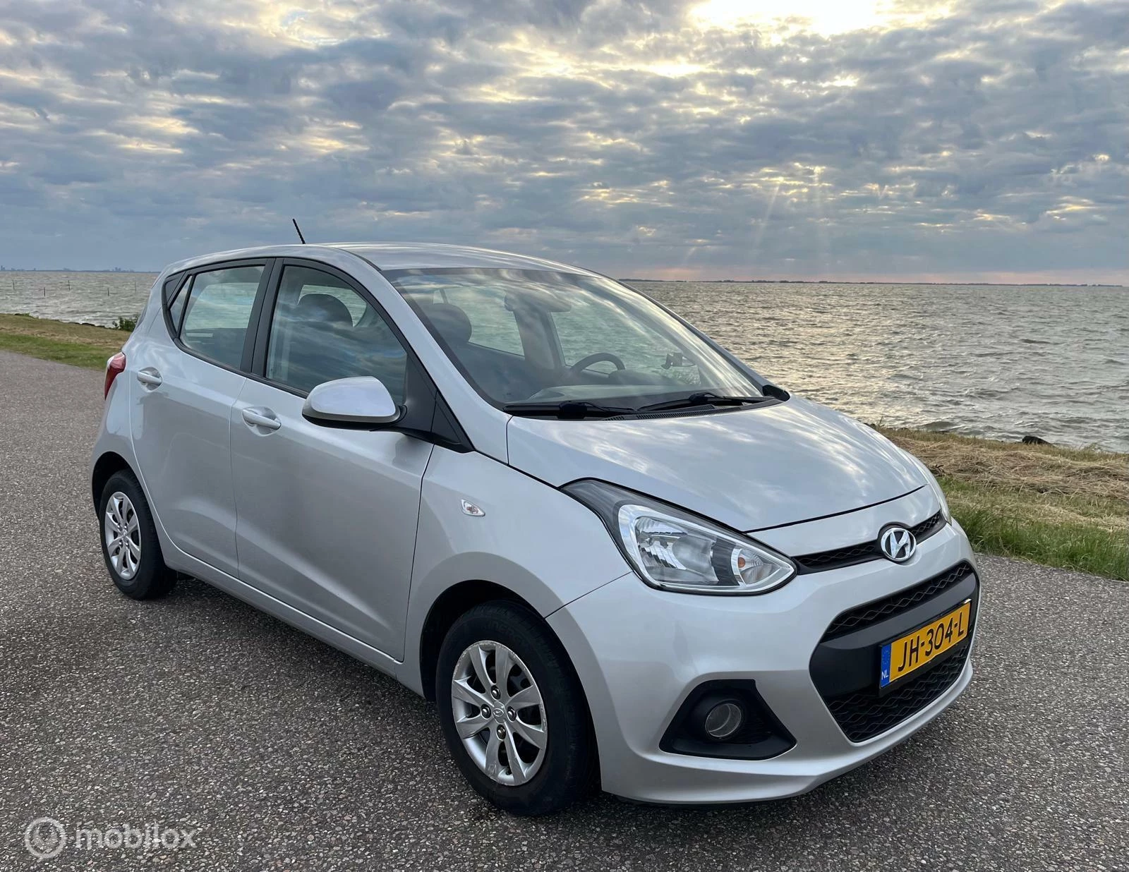 Hoofdafbeelding Hyundai i10