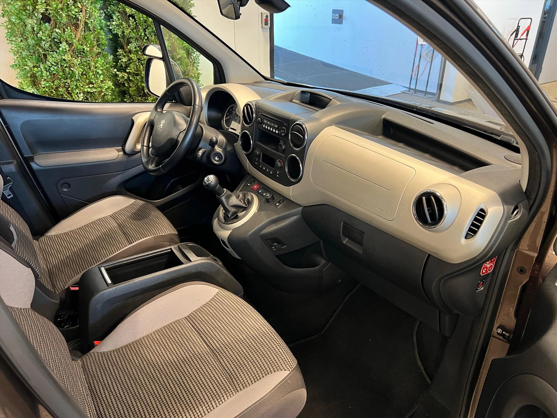 Hoofdafbeelding Peugeot Partner