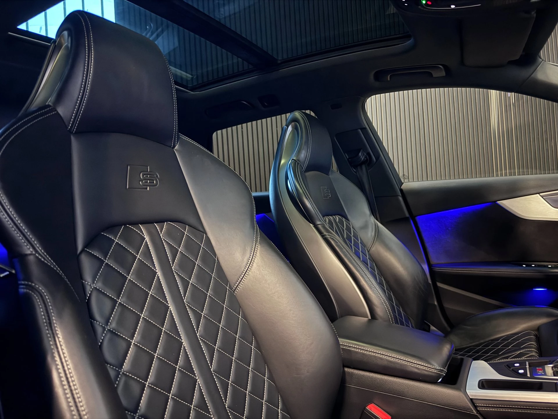 Hoofdafbeelding Audi S4